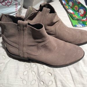 Dolce vita tan suede booties